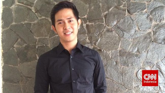 "Rencananya, saya juga akan duet dengan seorang penyanyi, antara Australia atau Inggris," kata Cakra Khan. Jati diri si penyanyi masih "misterius."