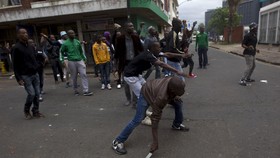 Lima Orang Tewas dalam Bentrokan Anti Imigran Afrika Selatan