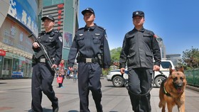 China Tangkap Pejabat Perusahaan Listrik yang Terima Suap