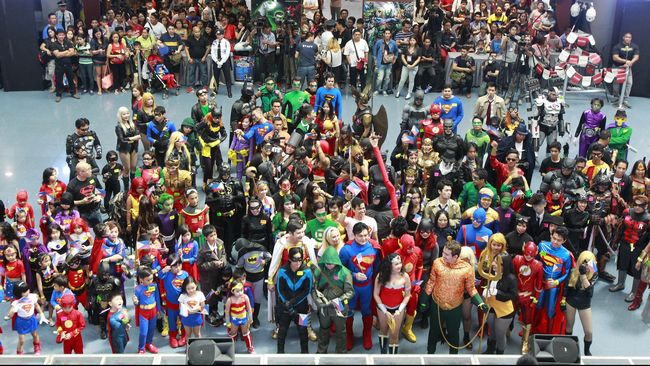 Bolak-balik kebagian peran superhero memang bukan fenomena baru.  Aktor Ben Affleck, misalnya, pernah menjadi Daredevil dan Batman.