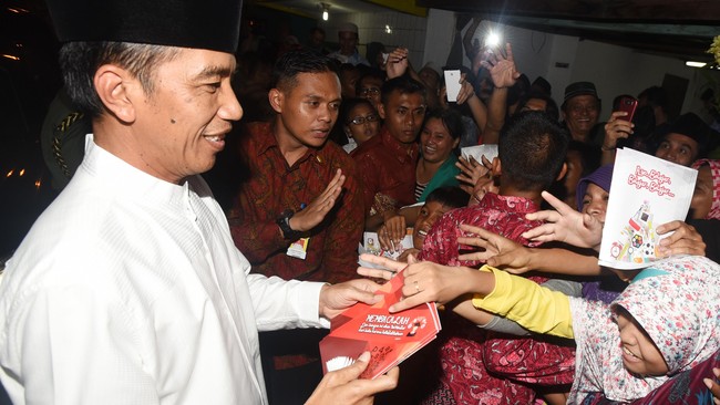 Jokowi sering menyempatkan diri berkunjung ke pusat perbelanjaan. Juru bicaranya menyebut, itu adalah sisi humanis Jokowi sebagai manusia.