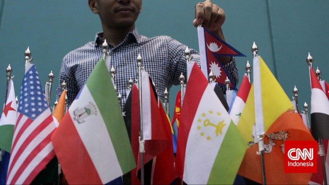 Sepanjang Konferensi Asia Afrika, ada beberapa pesawat yang terpaksa mengungsi dari Bandara Halim Perdanakusuma.