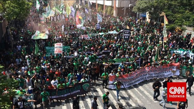 Menurut Arek Bonek 1927, klub yang saat ini mengatasnamakan Persebaya Surabaya seharusnya tidak diberi izin ikut serta di Piala Indonesia Satu.