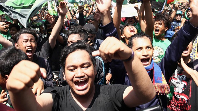 Foto-Foto Aksi Protes Bonek Tolak Kehadiran PSSI