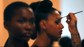 Bersolek Jelang Sao Paulo Fashion Week