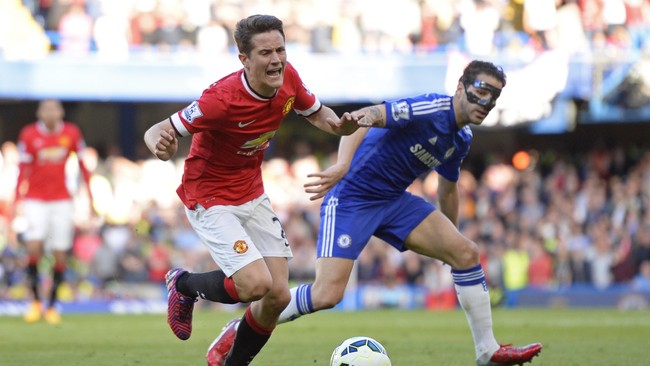 Satu gol jelang babak pertama berakhir, penyerang Chelsea, Eden Hazard berhasil menjebol gawang Man United dan membuat mereka unggul sementara di babak pertama.