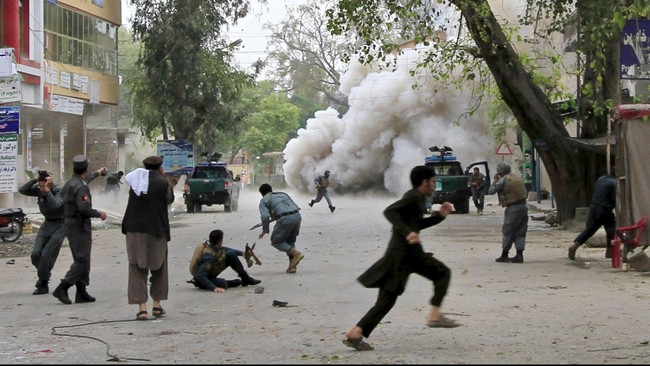 Jika tuduhan ini benar, maka ini serangan besar pertama yang dilakukan ISISdi Afghanistan, sekaligus menunjukkan pengaruh ISIS meluas hingga ke Asia Selatan.