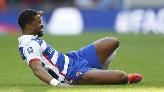 Sempat menyamakan kedudukan 1-1, Reading harus mengubur keinginannya berlaga di final Piala FA lantaran dikalahkan Arsenal dengan skor 2-1, Minggu (19/4).