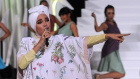 Dewi Sandra Nikmati Lengang Jakarta saat Lebaran