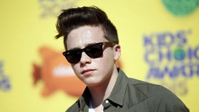 Brooklyn Beckham Pamer Tindik sampai Pacar Baru