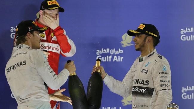 Dua musim terakhir, Lewis Hamilton adalah juara dalam seri GP Bahrain. Pebalap asal Inggris itu pun akan mengincar kemenangan ketiga beruntun di Bahrain.