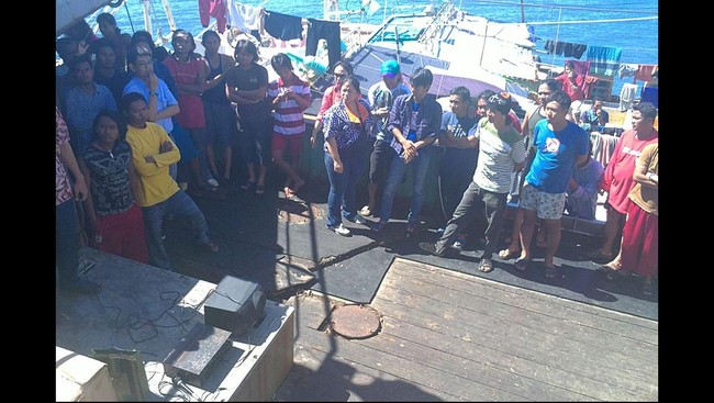 CNN Indonesia merangkum cerita pilu para anak buah kapal yang diperbudak di kapal penangkap ikan milik asing. Para budak ini jauh dari perhatian pemerintah.