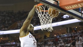 LeBron James di Mata Pertahanan Warriors