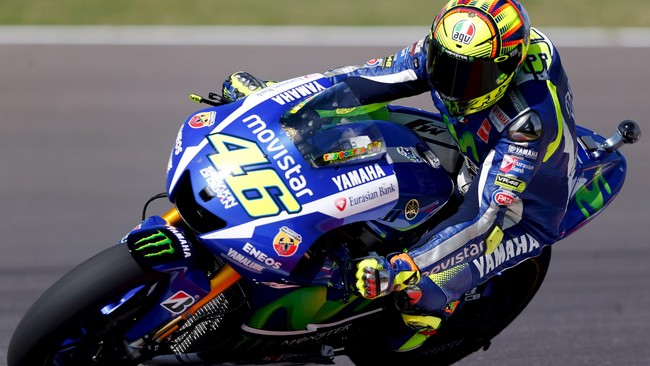 Kemenangan Valentino Rossi di Grand Prix Argentina semakin mudah lantaran pesaing utamanya, pebalap Honda Marc Marquez terjatuh usai bersenggolan dengannya.