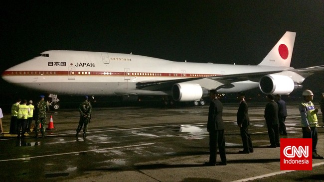 Rombongan Perdana Menteri Jepang Shinzo Abe telah mendarat di Bandara Halim Perdanakusuma tepat pukul 22.24 WIB.
