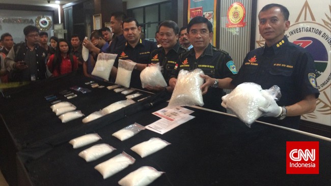 Kesuksesan besar aparat Polres Jakbar menangkap bandar kakap narkoba jenis sabu membuahkan penemuan soal modus baru peredaran barang haram itu.