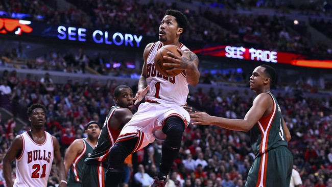 Chicago Bulls mengambil keputusan berat dengan melepas point guard andalannya, Derrick Rose, yang resmi diboyong New York Knicks.