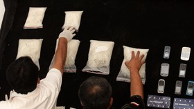 Selundupkan Narkoba di Sepatu, Mantan Politikus Jepang Dibui