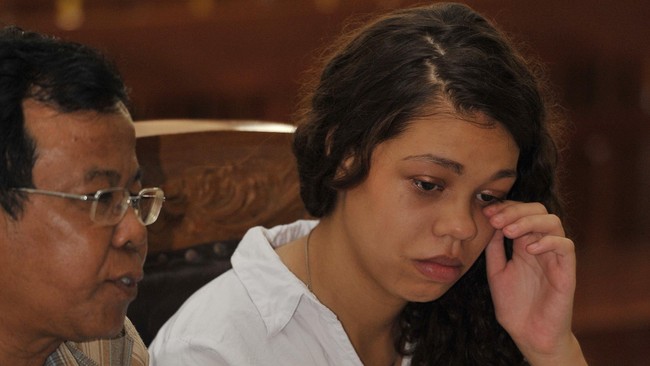 Perempuan WN AS Heather Mack bersekongkol dengan kekasihnya membunuh sang ibu saat liburan di Bali demi uang perwalian Rp23,5 miliar.