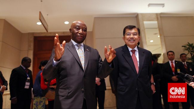 JK di KAA: Saatnya Indonesia Bantu Negara Lain Menurut Jusuf Kalla, Indonesia menawarkan sejumlah agenda bantuan percepatan ekonomi bagi negara-negara berkembang di Afrika, seperti Gambia dan Liberia.