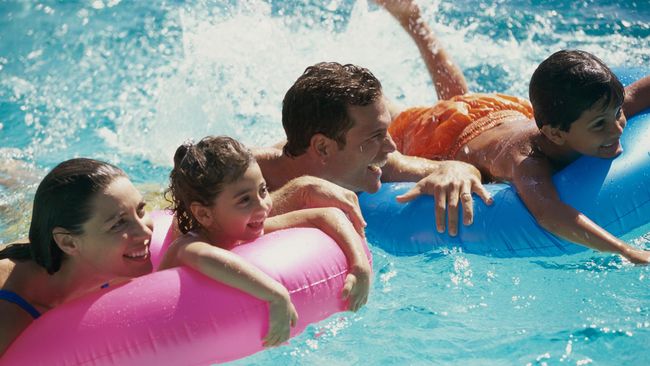 Tips Menjalani Hubungan dengan Pasangan yang Memiliki Anak Cinta bisa datang dari mana saja, tidak terkecuali dengan orang yang sudah memiliki anak dari pasangan yang dinikahi sebelumnya.
