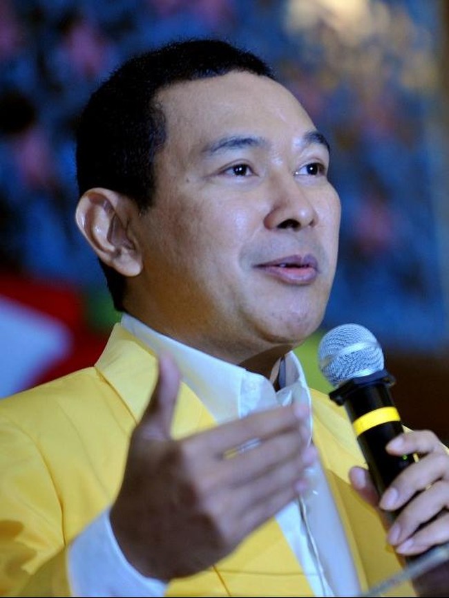 Tommy Soeharto akhirnya turun gunung. Lebih dari lima tahun usai kontestasi pemilihan ketua umum Partai Golkar di Riau 2009, Tommy kini kembali.