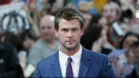 Aksi Chris Hemsworth Jadi Pawang Alien di 'Men in Black'