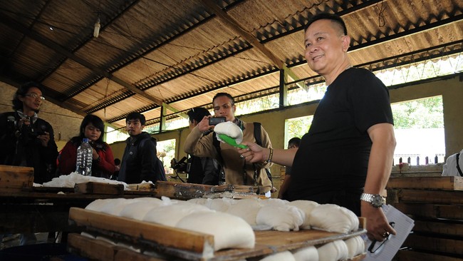 Atas temuan produk berformalin, Pemprov DKI akan melakukan penelusuran asal produk formalin serta memberikan imbauan pada pedagang.