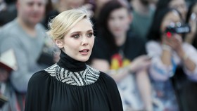 Elizabeth Olsen Bingung Disangka Kencani Personel Avengers