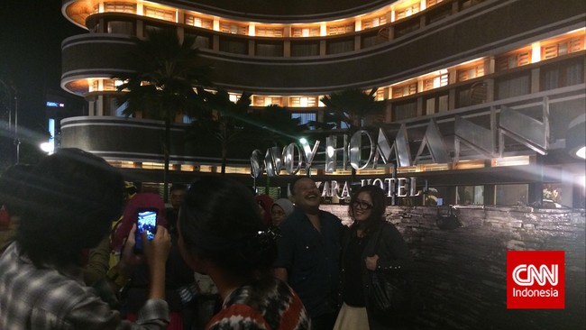 Banyak orang merasa semangat Wali Kota Ridwan Kamil dalam menyambut KAA menular kepada seluruh penduduk Kota Bandung.