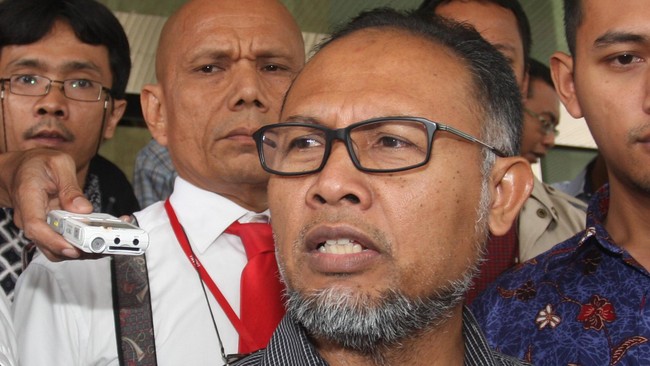 Eks Wakil Ketua KPK Bambang Widjojanto (BW) mengatakan Ketua KPK Firli Bahuri bukan lagi sekedar melanggar etik dan perilaku terkait dugaan dokumen bocor.