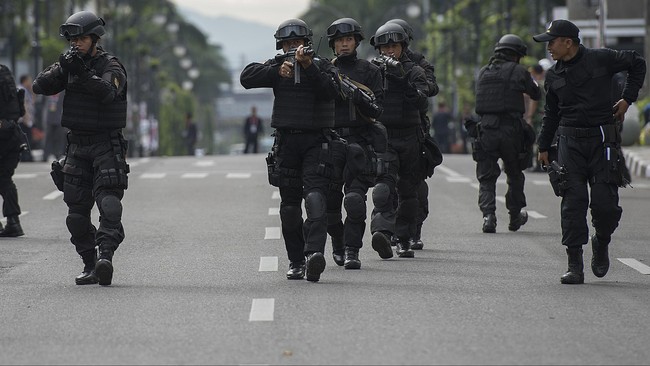 Pasukan elite yang akan mengawal Presiden Jokowi pernah ditempa di Kopassus TNI AD, Denjaka TNI AL dan Paskhas TNI AU.