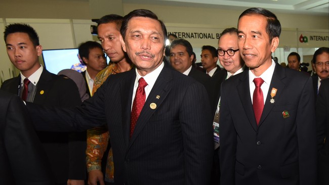 Presiden Jokowi merasa perlu melakukan perombakan kabinet saat ini karena melihat kondisi ekonomi global yang memburuk.
