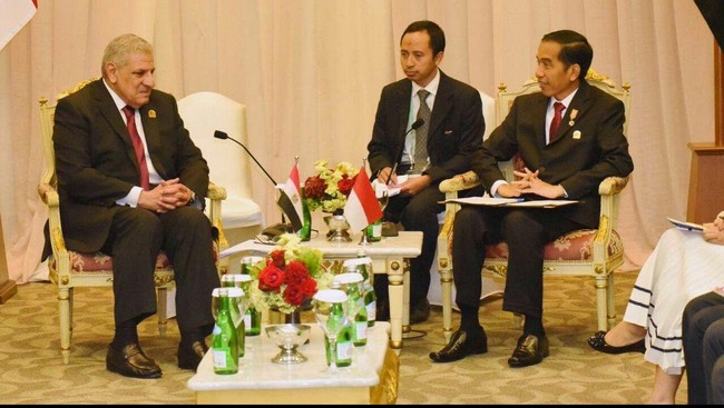Jokowi dan Ibrahim Mahlab menyoroti persoalan instabilitas yang kini melanda Timur Tengah akibat aksi terorisme banyak kelompok militan.