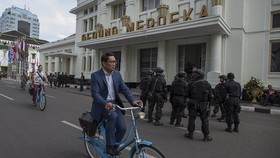 KAA, Golden Book Savoy Homann Keluar Kotak Pengaman