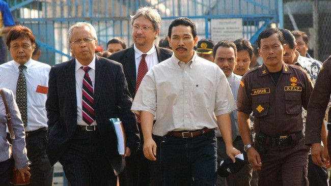 Tommy Soeharto muncul di agenda sosialisasi panitia pengarah Musyawarah Nasional Luar Biasa untuk bakal calon ketua umum Partai Golkar.