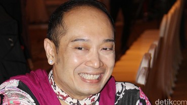 Skandal Foto bareng Mudjie Massaid, Adjie Notonegoro sempat Dikira Gay