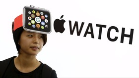 Kemeriahan Penjualan Perdana Apple Watch