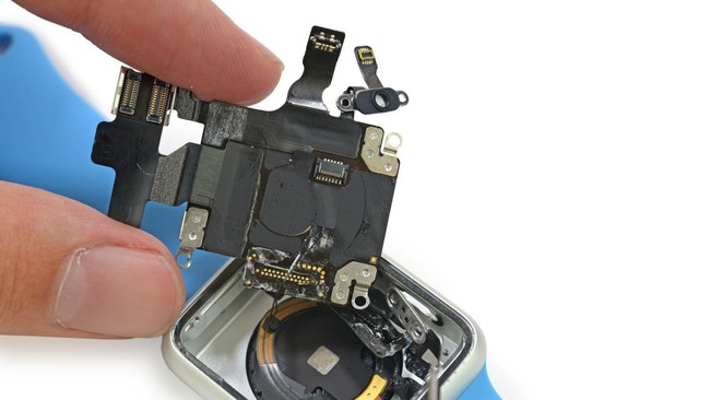 Marketwatch dan Wall Street Journal melaporkan ada komponen yang cacat pada Apple Watch. Mungkinkah ini melambatkan distribusi?