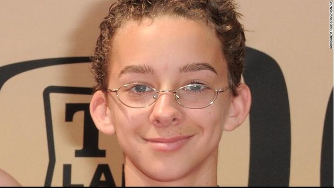 Sawyer Sweeten meninggal dunia pada usia 19 tahun, dengan menembak kepalanya sendiri di beranda rumah keluarganya.
