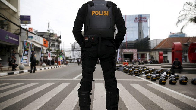 Moeldoko menyatakan bahwa pemerintah beserta aparat keamanan bakal melakukan pengawasan ketat pada warga negara Indonesia yang kembali dari Suriah.