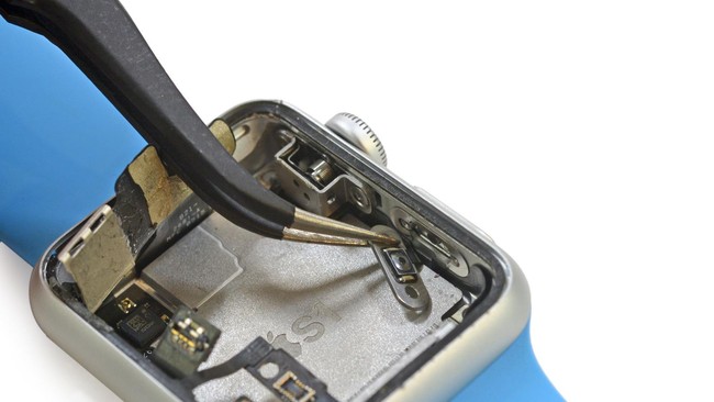 Begini Isi Apple Watch Setelah 'Dimutilasi'