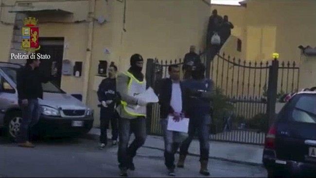 Adanya rencana serangan teroris atas Vatikan ditemukan pejabat kepolisian Italia atas sebuah rekaman sadapan atas seorang lelaki Pakistan terduga teroris. 
