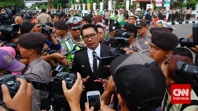 Partai Gerindra menyiapkan calon gubernur yang bisa mengimbangi Ahok dalam Pemilihan Kepala Daerah DKI 2017 mendatang.