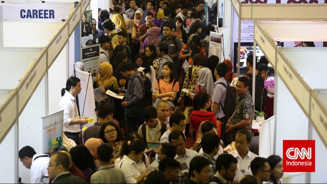 Pengangguran yang timbul setelah krisis, meningkatnya ketidaksetaraan pendapatan serta harga properti yang meningkat menjadi beberapa masalahnya.