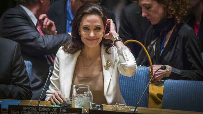 Angelina Jolie menuding Dewan Keamanan PBB gagal mengakhiri perang di Suriah dan mengurangi jumlah pengungsi malang di kawasan Timur Tengah itu.