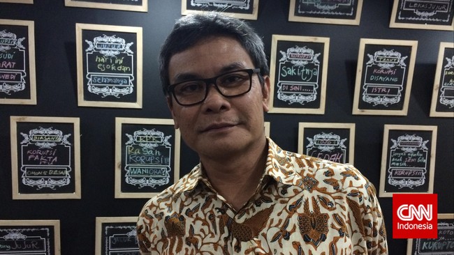 Agar tercipta sinkronisasi dalam revisi UU KPK, DPR semestinya menyelesaikan terlebih dahulu revisi KUHAP, KUHP, dan UU Tipikor.