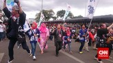 Parade Budaya Apik Penutup Konferensi Asia-Afrika Parade budaya dalam rangkaian Peringatan ke-60 Tahun Konferensi Asia Afrika digelar di Bandung. Masing-masing negara peserta menampilkan busana tradisionalnya.