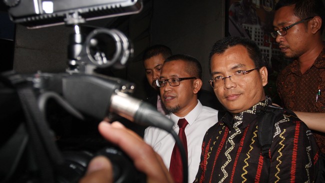 Mantan Wakil Menkumham Denny Indrayana membantah menjadi kuasa hukum tersangka kasus suap Meikarta, namun menjadi kuasa hukum penggarap proyek CBD Meikarta.