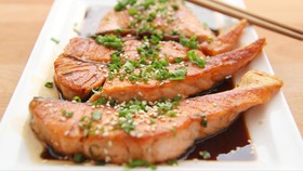 7 Makanan Pereda Kecemasan: Ikan sampai Sayuran